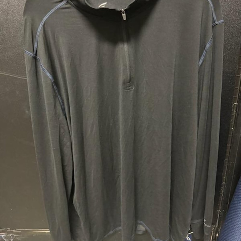 A Fieldston Men quarter zip in size XXL.